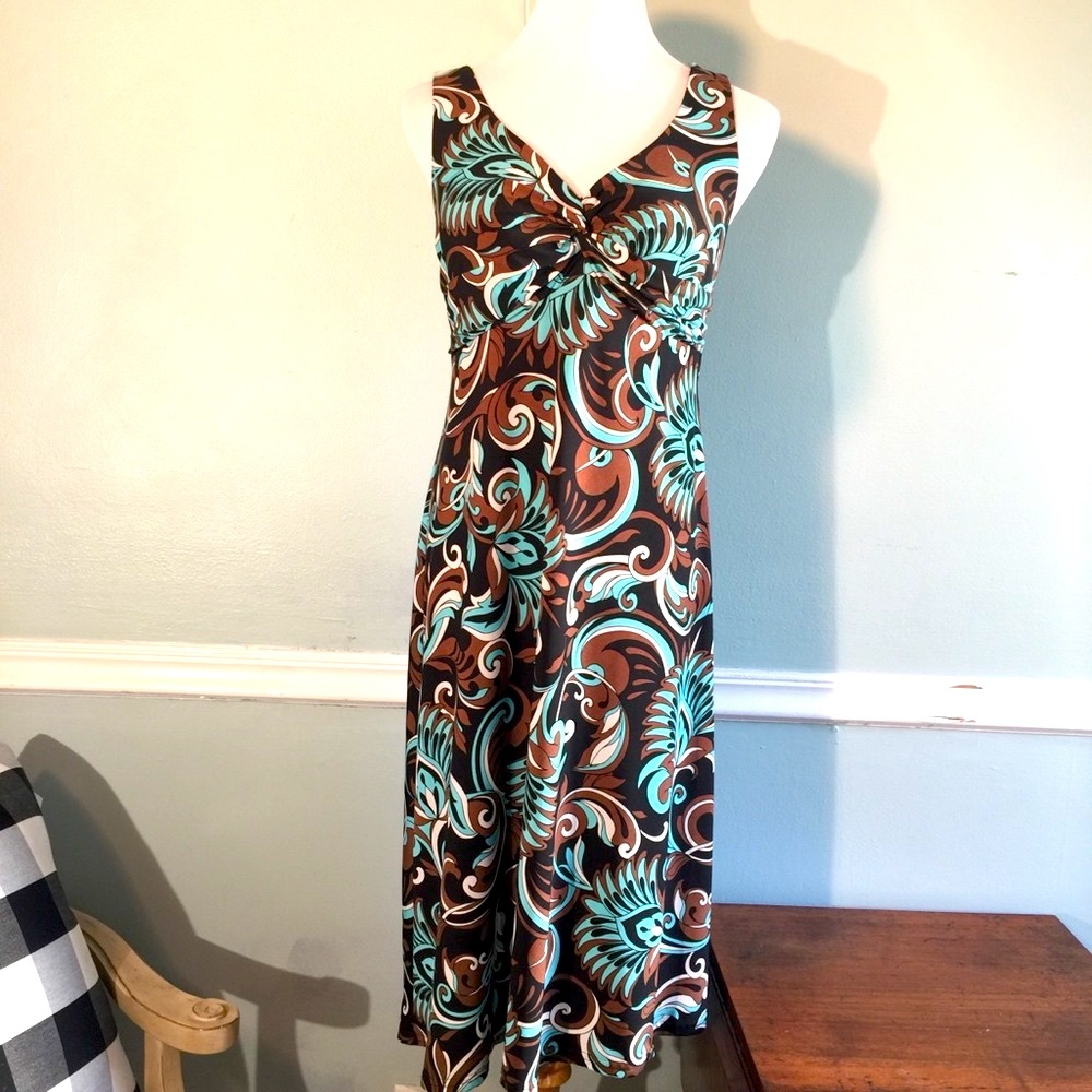 Sleeveless V-Cut Dress